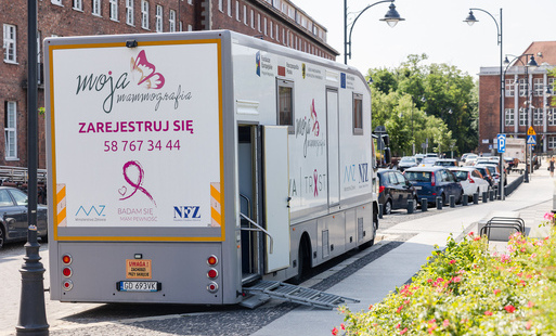 Mammobus w Czarnej Dąbrówce. Skorzystaj z bezpłatnej mammografii!